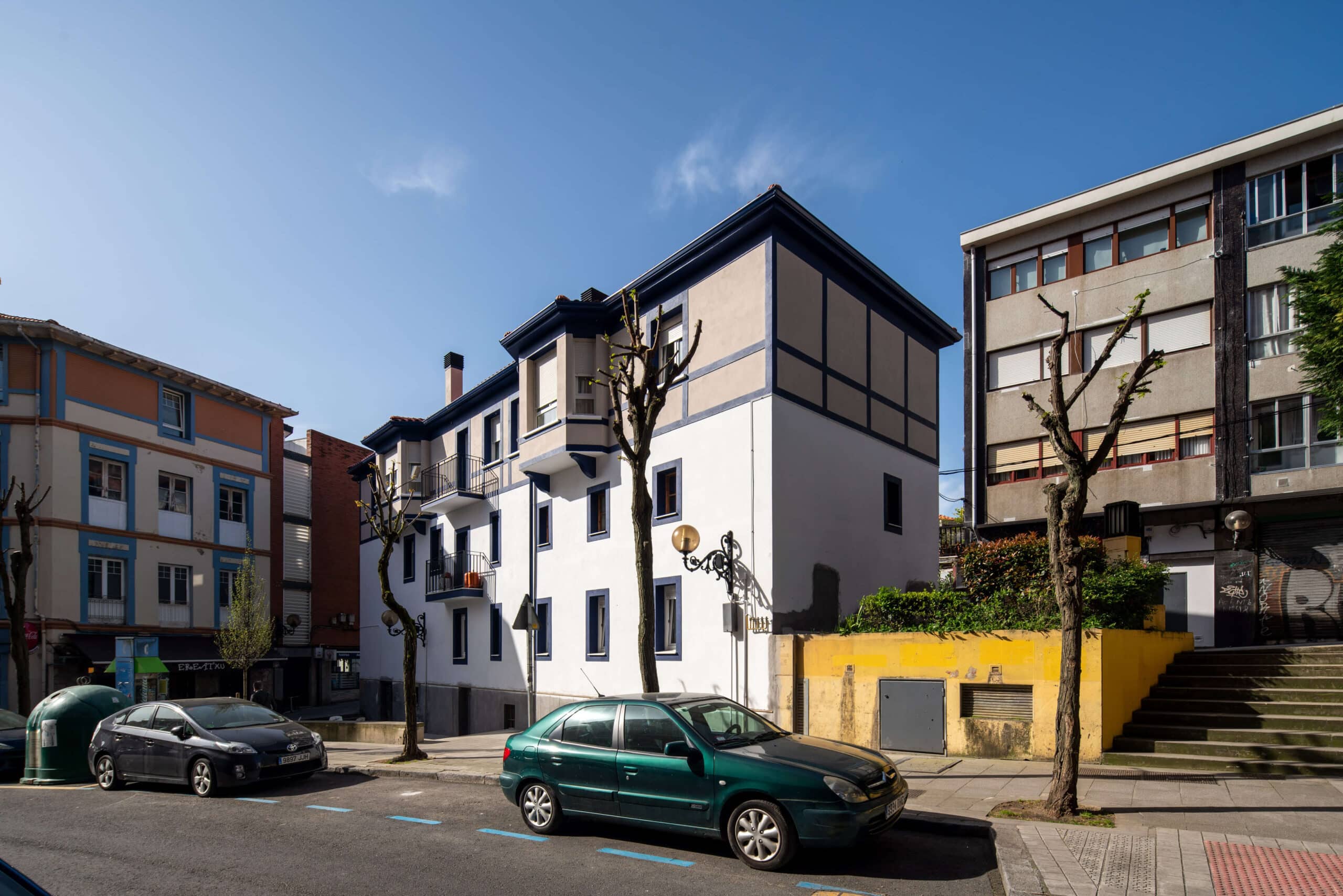 Av Basagoiti 72, fachada tradicional