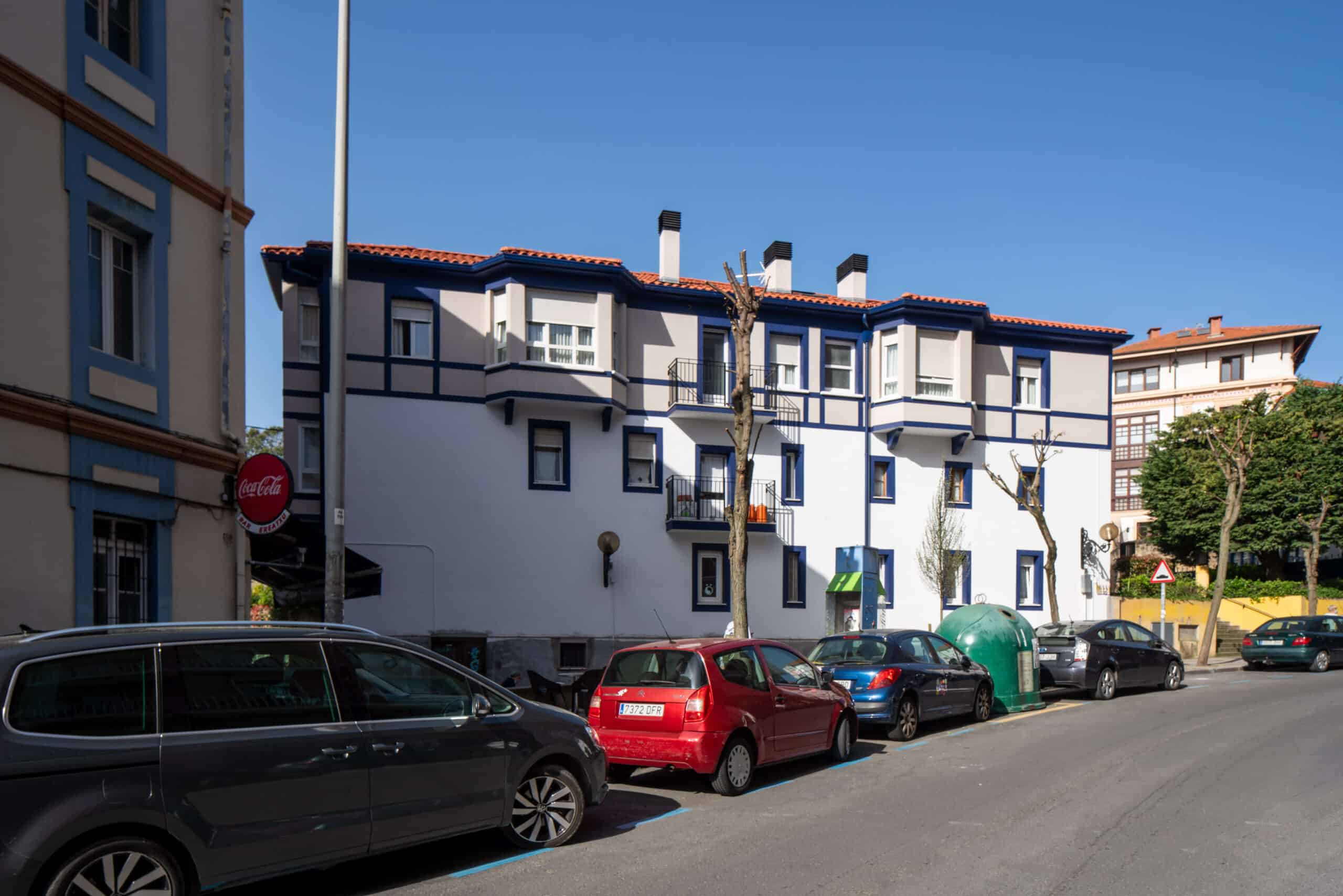 Av Basagoiti 72, fachada tradicional