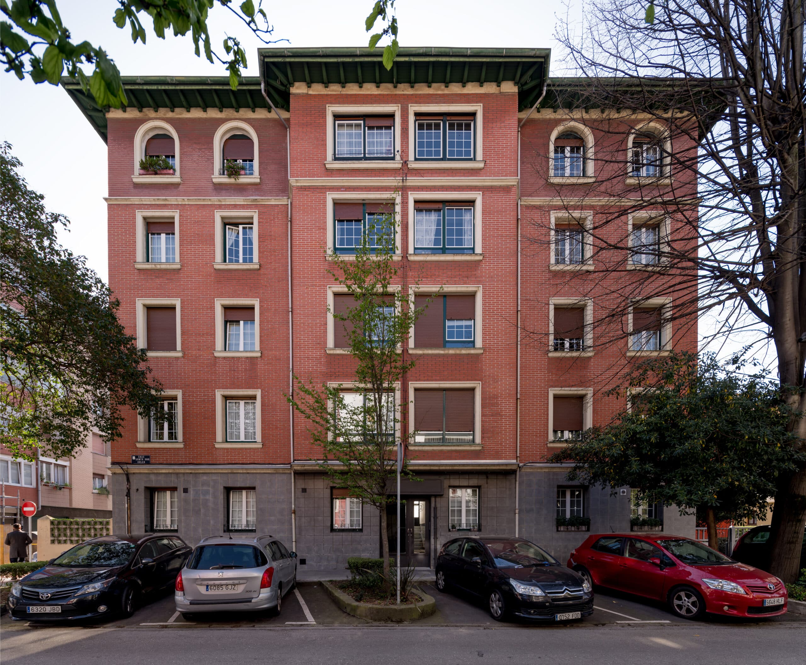 santa ana 12 portal , escaleras, ascensor y vivienda