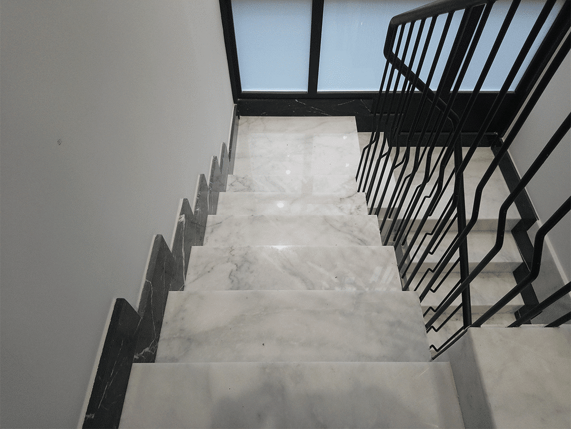 santa ana 12 portal , escaleras, ascensor y vivienda