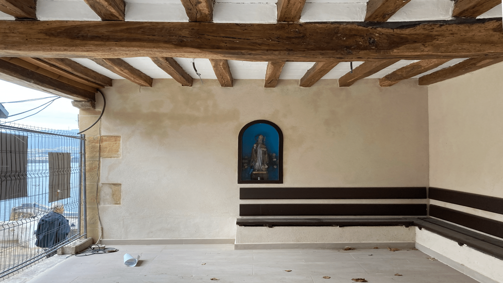 pórtico con la virgen