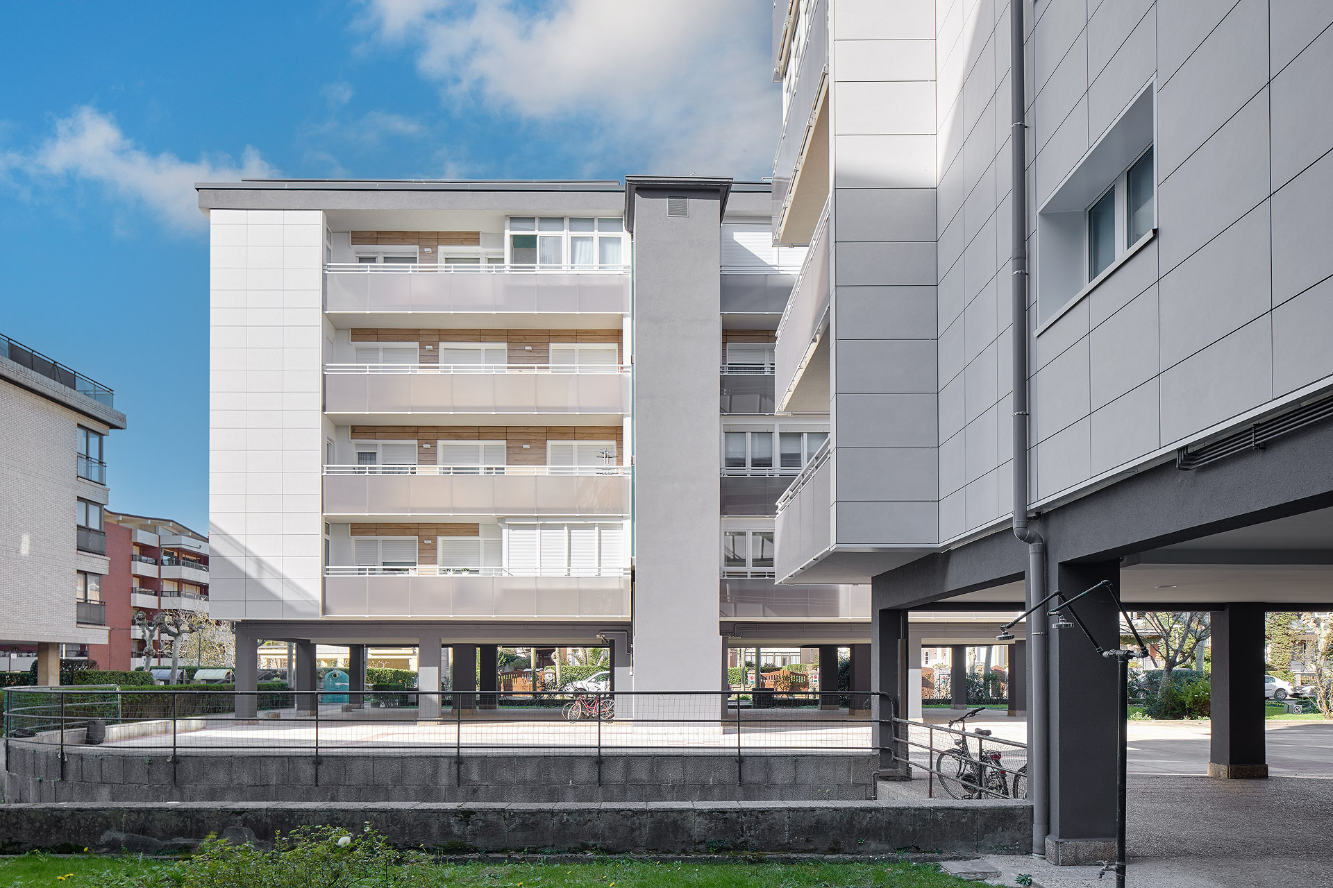 fachada ventilada cerámica en zumalakarregi, Zarauz