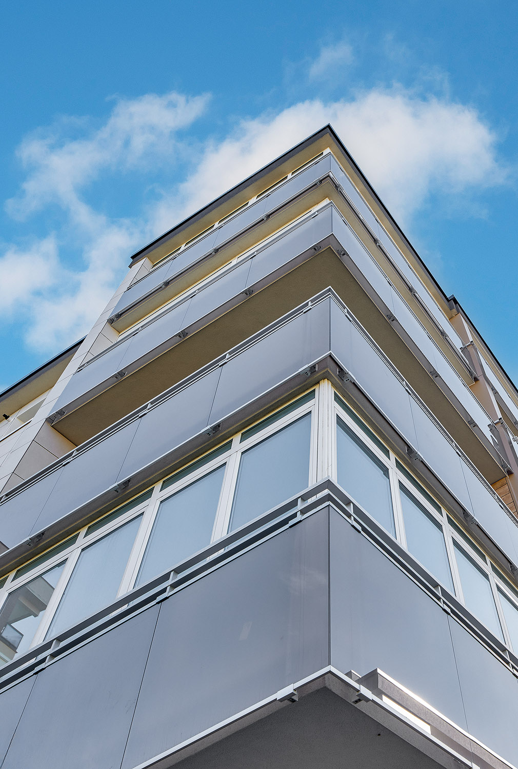 fachada ventilada cerámica en zumalakarregi, Zarauz