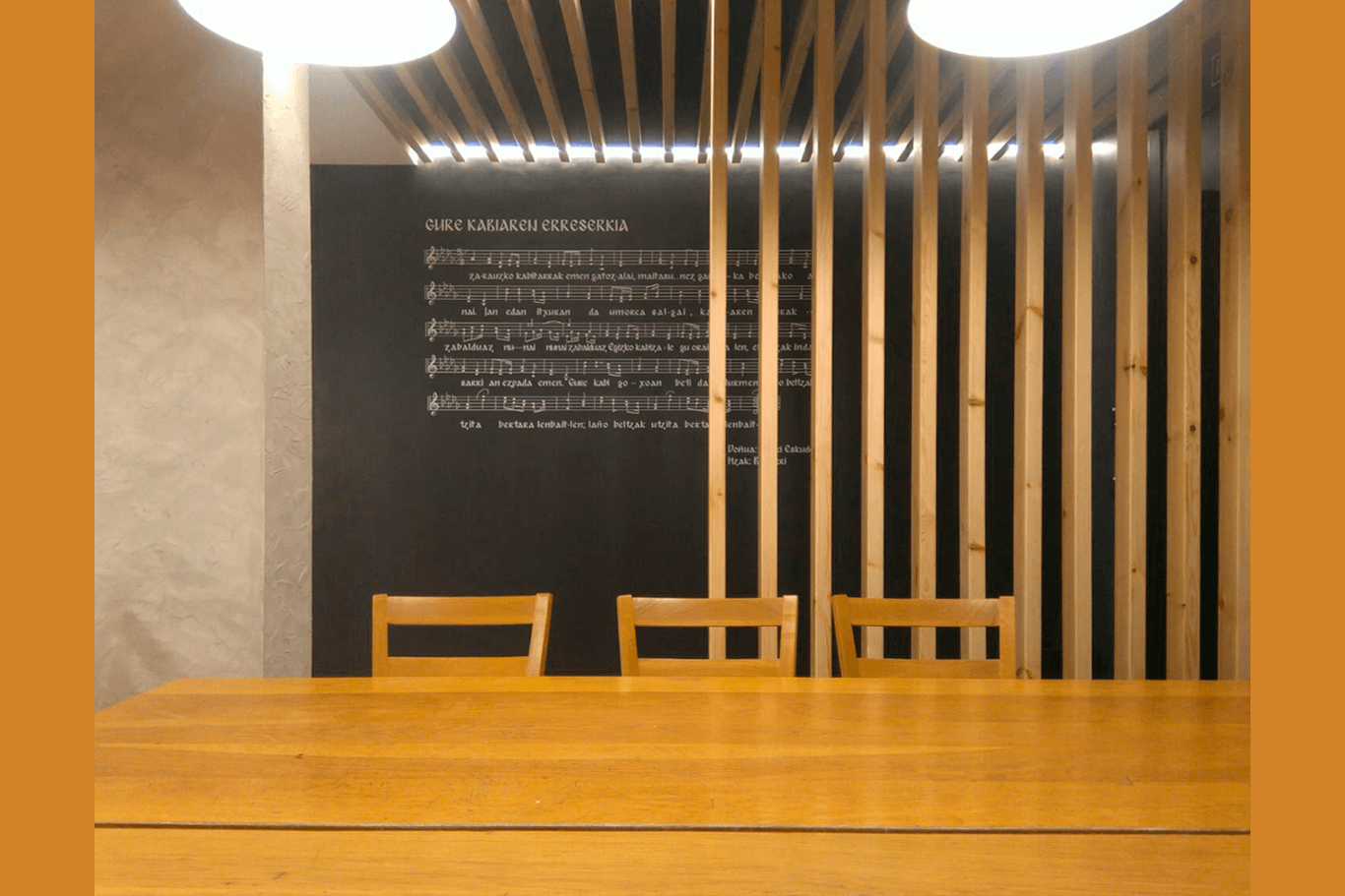 xs-arkitektura-zarautz-gure-kabia-arbela-eta-ereserkia.png
