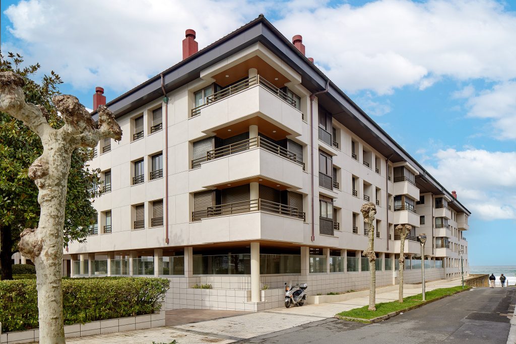 Eguzkilore Xs arkitektura rehabilitación fatxada (1)