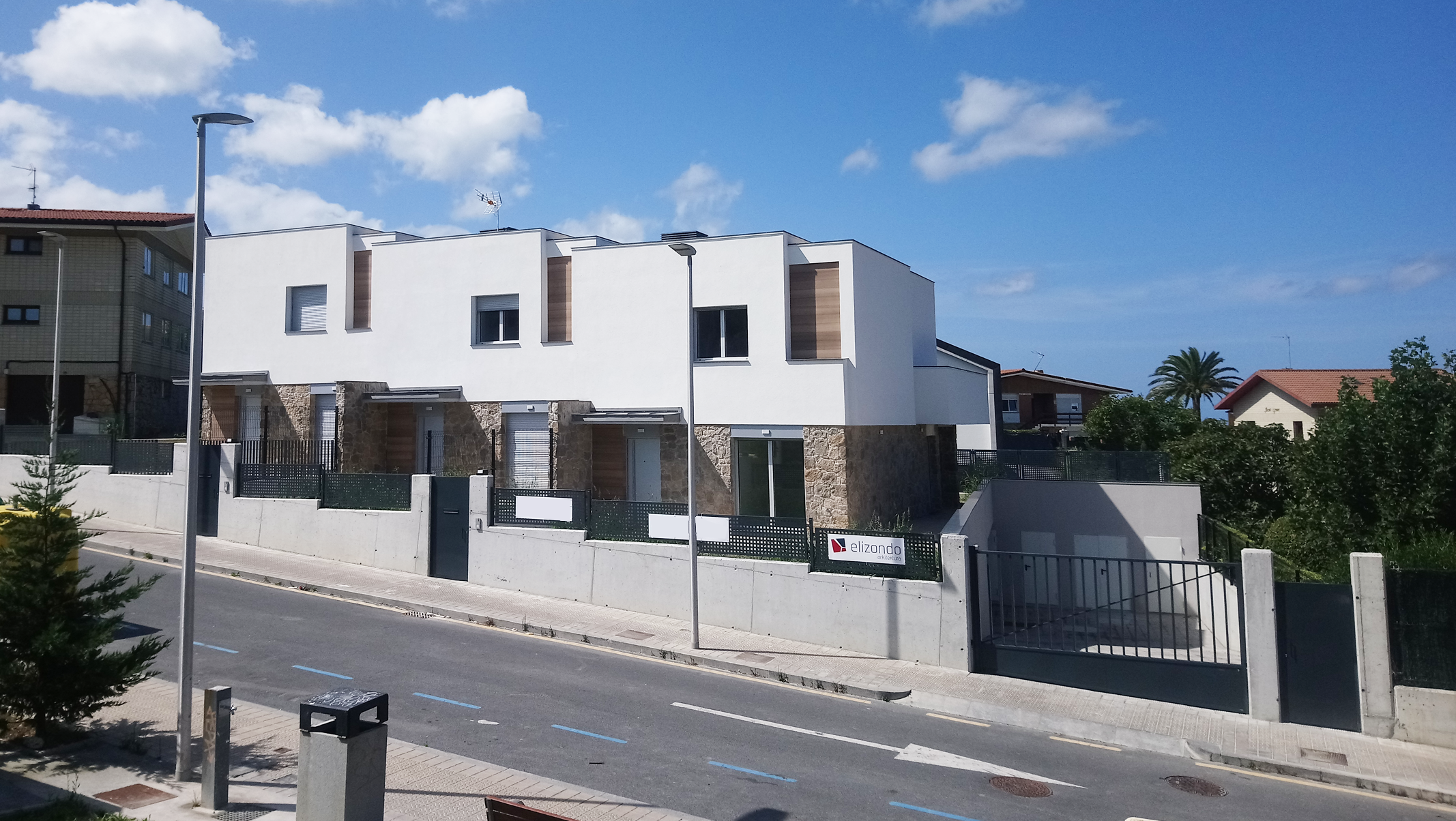 Atxabiribilen hiru etxebizitza berri