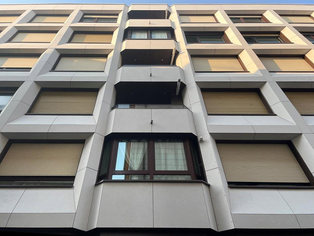 Formatu handiko fatxada aireztatua Ipar eta Bixkonde kaleetan, Zarautz